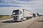 Na vývoj konvojů digitálně propojených kamionů DB Schenker půjdou bezmála dva miliony eur