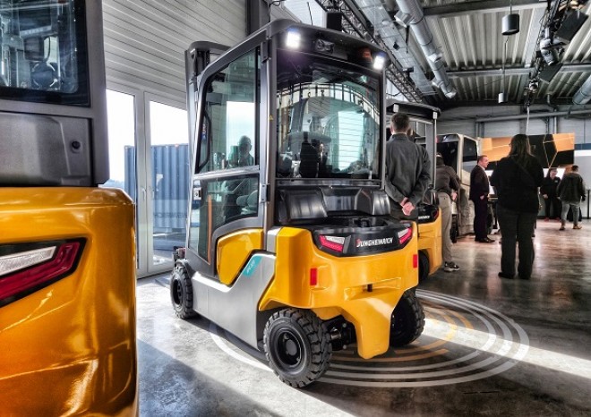 ​Jungheinrich představuje nové elektrické vysokozdvižné vozíky EFG 2/2i a 2/3i