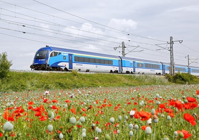 ​Cesta vlakem z Prahy do Brna bude trvat opět 2,5 hodiny, railjet a EuroCity se vrací na koridor