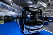 IVECO Bus: Řada Crossway získala již popáté titul Sustainable Bus of the Year v kategorii Intercity, letos s modelem Crossway Elec