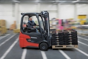 Linde MH přestaví na veletrhu LogiMAT inovativní vozíky, automatizovaná řešení i software