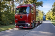 ​Mercedes-Benz Trucks hodlá rozšířit svou evropskou výrobní síť o závod v Chebu