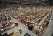 Amazon otevře příští rok v ČR dvě distribuční centra
