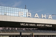 Letiště Praha má brány pro lety z Itálie, opatření zavádějí i autobusoví dopravci