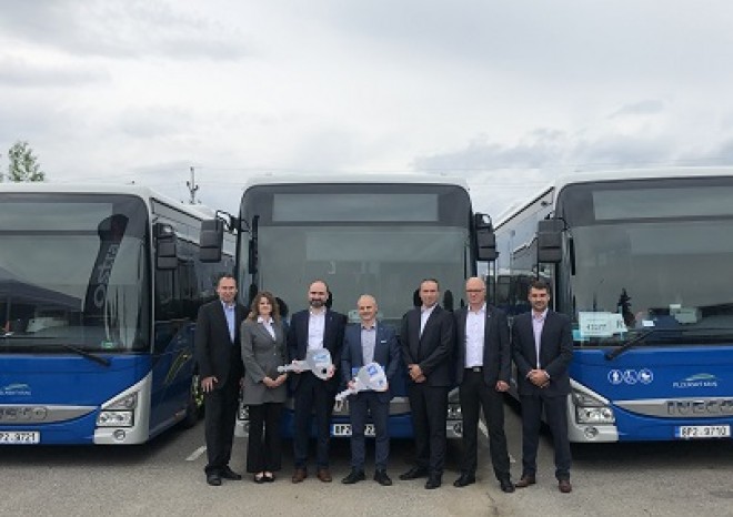 Arriva slavnostně převzala autobusy IVECO