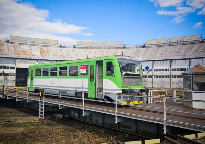 ​Na Kopidlnku se po opravách vrací autonomní vlak EDITA, provoz zpestří unikátní motorový vůz Esmeralda