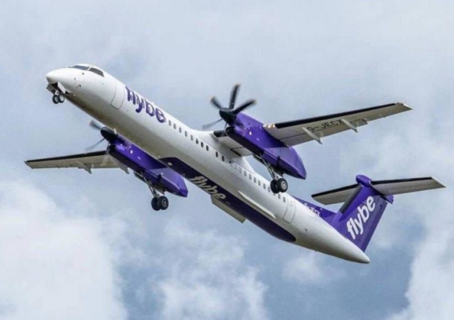 Britské aerolinky Flybe zastavily provoz, o práci přijdou stovky lidí