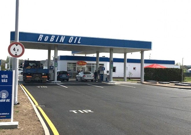 ​ČEPRO kupuje síť čerpacích stanic RoBiN OIL