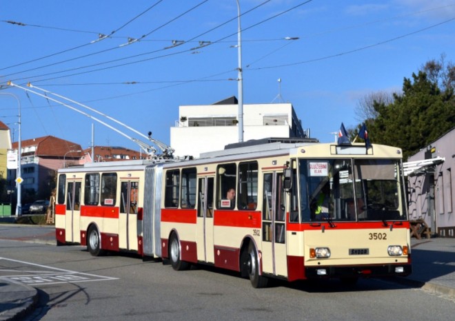 Brnem letos přestanou jezdit poslední bariérové autobusy a trolejbusy
