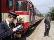 ČD přerušily prodej jízdenek ve vlacích, RegioJet přidá vozy