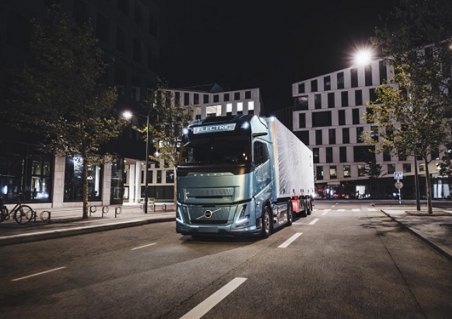 ​Volvo Trucks a šéfkuchař Marcus Samuelsson se spojili, aby snížili emise z přepravy potravin