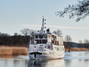 Ve Stockholmu provozují hybridní elektrickou loď