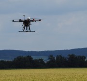 ​Honeywell Aerospace představil satelitní anténu pro bezpečné řízení dronů mimo dohled pilota