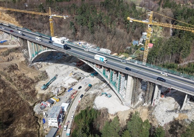 ​Rekonstrukce mostu Šmejkalka na dálnici D1 vstoupila do další fáze