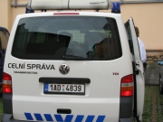 Celníci kontrolují i pomocí mobilního rentgenu