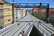 Vlaky se vrací na zrekonstruovaný Negrelliho viadukt