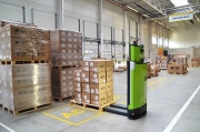 Distribučního centra DHL v Syrovicích vyžívá autonomní manipulační vozík Agilox