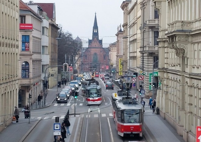 ​Do MHD se vrací cestující, ukazuje to nová statistická ročenka SDP ČR
