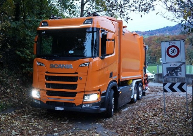 ​Scania uvedla ve Švýcarsku do provozu dvě elektrická vozidla na svoz odpadu
