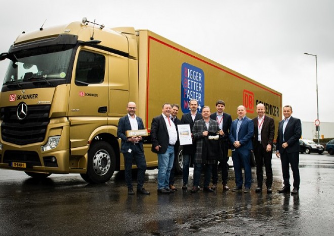 ​Do pobočky DB Schenker v Novém Jičíně zavítal Zlatý kamion