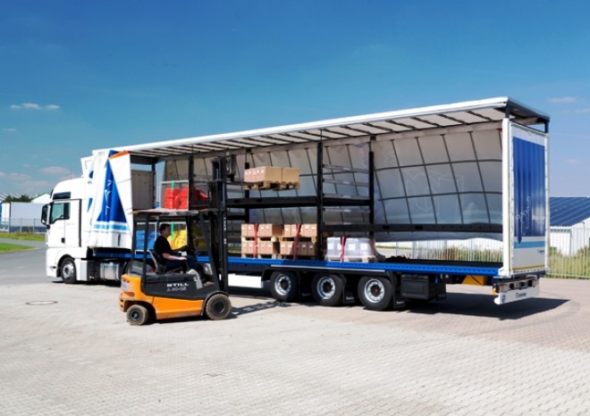 Krone nabízí všestrannou techniku pro velkoobjemové přepravy