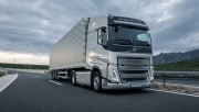 Volvo Trucks umožňuje dopravcům neplatit první tři měsíce jistinu ze splátek