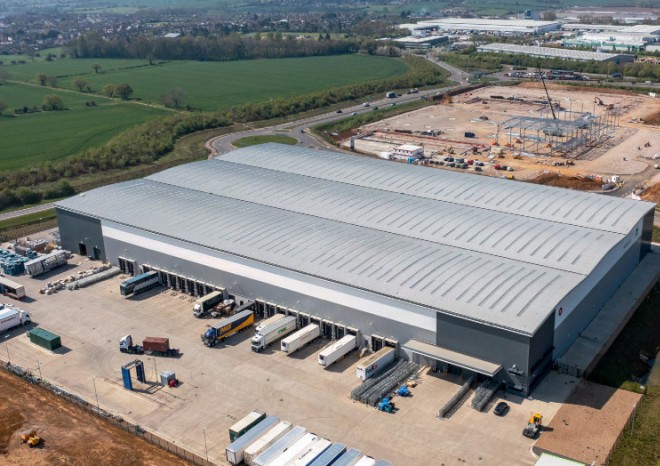 P3 vstupuje na trh Spojeného království akvizicí dvou průmyslových parků Segro