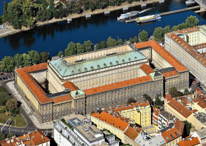 Ministerstvo dopravy chystá úspory v řádu desítek milionů korun