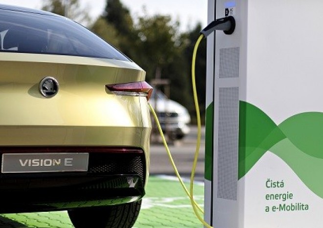 Studie Deloitte: Přechod na elektromobilitu by měl mít na českou ekonomiku pozitivní dopad