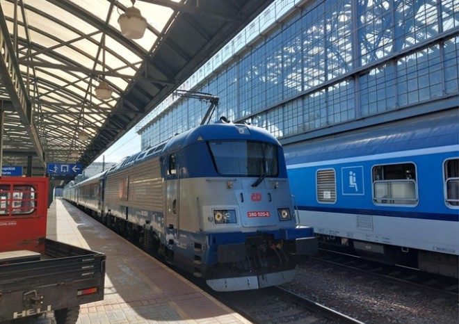 ​Evropská doprava stojí před zásadní proměnou, nestačí pouze stavět nové silnice a železnice, říká report Evropské komise