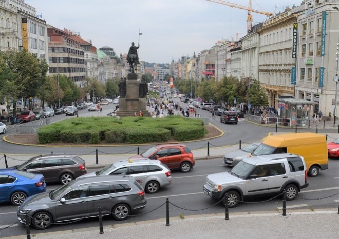 Praha koupí přístroje k měření emisí přímo na silnicích