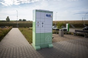 Společnost GLS rozšiřuje síť balíkomatů o ekologické provedení se solárními panely