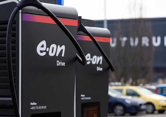 ​E.ON: Přes čtvrt miliardy na výstavbu dobíjecích hubů pro elektromobily