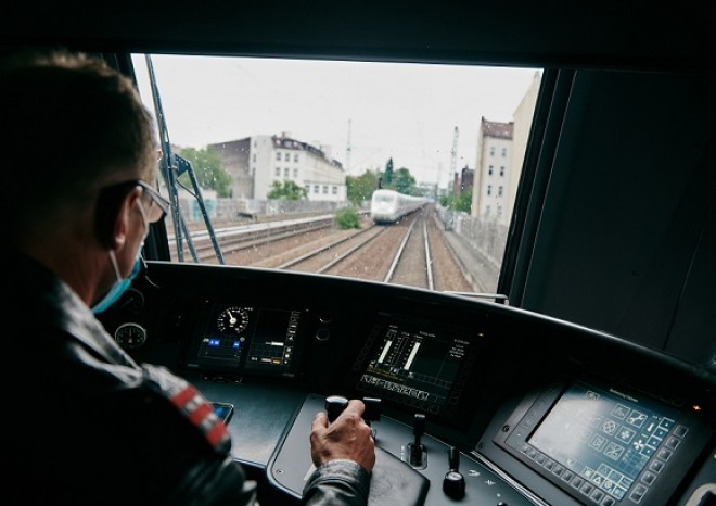 Německý železniční dopravce Deutsche Bahn se s odbory dohodl na mzdách