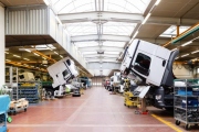 ​Společnost Mercedes-Benz Custom Tailored Trucks, která vyrábí vozidla na míru, slaví 25. výročí