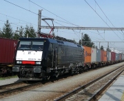 Lokomotiva Siemens ES64F4 má na českých kolejích zelenou