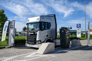 Scania a GreenWay otevírají dobíjecí stanice pro elektrické nákladní automobily v Senci a Žilině