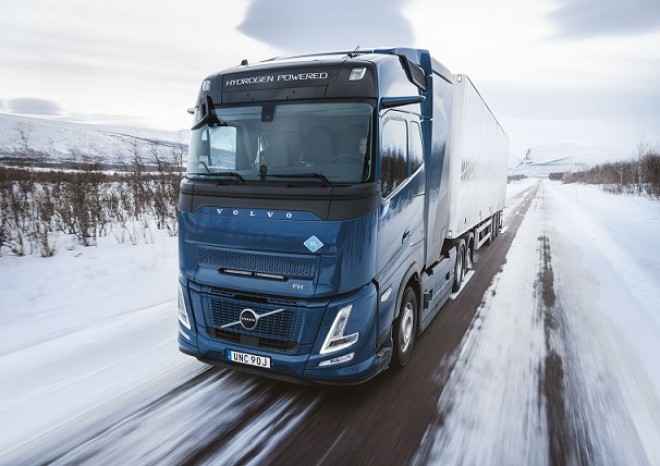 ​Volvo Trucks testuje nákladní vozidla se spalovacími motory na vodík