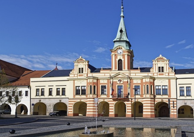 ​Mělník jedná kvůli úbytku cestujících o omezení hromadné dopravy