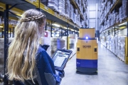DACHSER provádí skladové testy automaticky řízených vozíků
