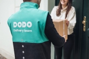 Třetina nakupujících chce objednávku ze-shopu doručit v den objednání a většina domů