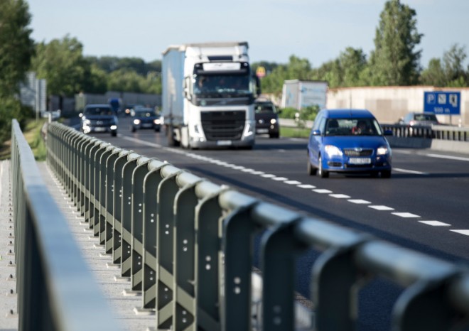 D5 mezi Berounem a Prahou se rozšíří na šest pruhů, obce se obávají hluku