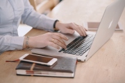 ​Digitální plné moci umožňují v zastoupení vyřizovat agendy řidičů a majitelů vozidel