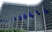 EU chce mít do roku 2030 na silnicích nejméně 30 milionů aut bez emisí