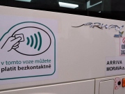 Platby bezkontaktními kartami v autobusech se rozšiřují na Příbramsko