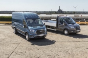 Ford Transit s celkovou hmotností pět tun pro větší náklady a těžké nástavby