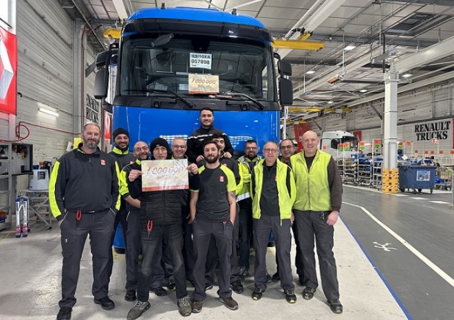 ​Továrna Renault Trucks v Bourg-en-Bresse vyrobila milionté nákladní vozidlo