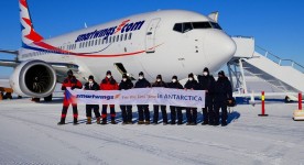 Smartwings přistály jako první na světě s Boeingem 737 MAX na Antarktidě