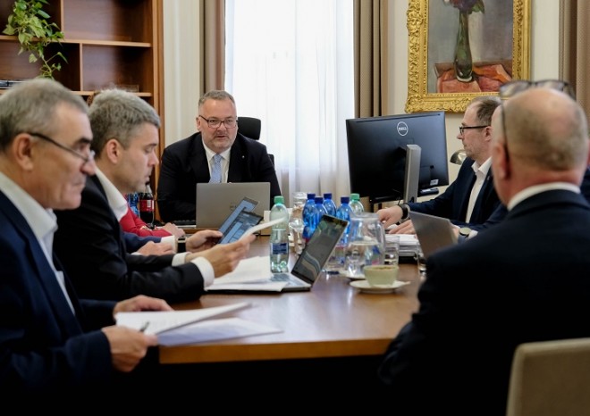 Ministr dopravy Ivan Bednárik jednal s vedením Královéhradeckého kraje o dopravních projektech