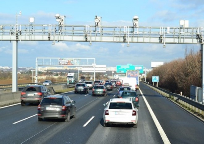 ​Po roce elektronických dálničních známek jich řidiči koupili přes šest milionů